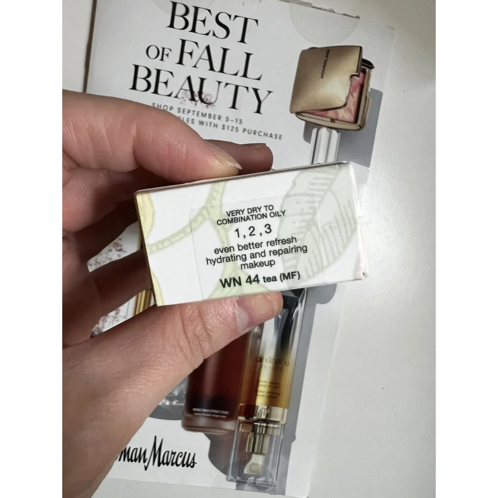 CLINIQUE Even Better Refresh Hydrating & Repairing Makeup Foundation WN 44 Tea